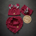 Zestaw wiosenno jesienny -  czapka z kokardkami, opaska i chusta z falbanką bordowy prążek