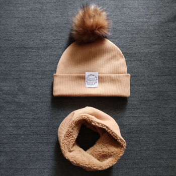 Komplet czapka z pomponem i komin - prążek camel